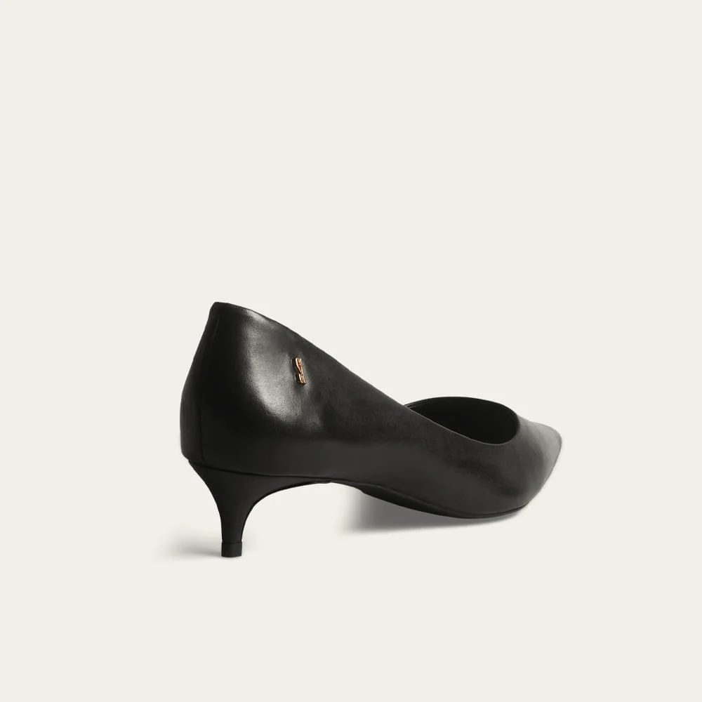 Scarpin Couro Confort Preto Bico Fino Salto Baixo - vista 2 de 4